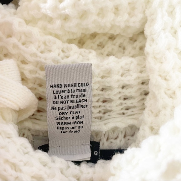 rain + rose Cowl neck Acrylic Knit Sweater with Button Detail Size Medium - Picture 4 of 8